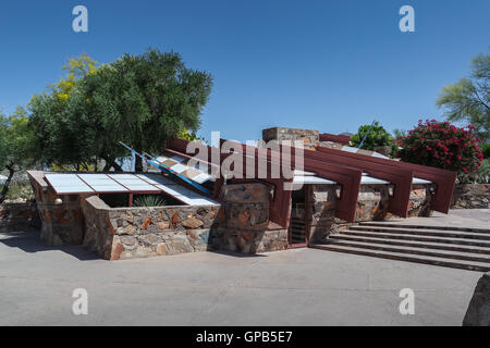 Frank Lloyd Wright School of Architecture, Taliesin West befindet sich am Boulevard von Frank Lloyd Wright in Scottsdale, Arizona, Stockfoto