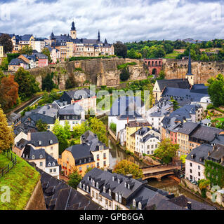 Luxemburg-Stadt, Blick über den Grund zur Oberstadt Stockfoto