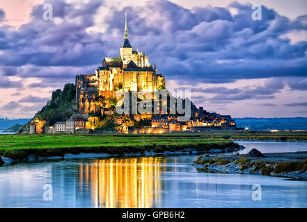 Mont Saint-Michel ist eine der markantesten Wahrzeichen Frankreichs, auf UNESCO-Liste des Weltkulturerbes. Stockfoto