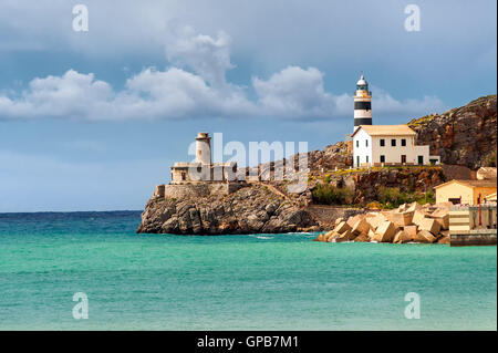 Leuchtturm von Soler, Mittelmeer-Küste, Mallorca, Spanien Stockfoto