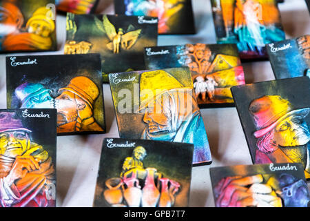 Bunt bemalte Fliesen, typische Souvenirs aus der Region angezeigt in Guayaquil, zweite Stadt in Ecuador, Südamerika Stockfoto