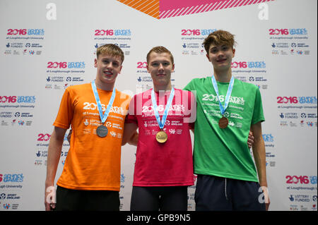 (links nach rechts) Max Murphy, Jakob Goodman und Jack McMillan nehmen auf das Podium für die jungen 400m Freistil tagsüber drei der Spiele 2016 Schule am Teich Schmiede, Sheffield. PRESSEVERBAND Foto. Bild Datum: Samstag, 3. September 2016. Bildnachweis sollte lauten: Steven Paston/PA Wire Stockfoto