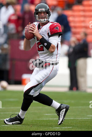 11. Oktober 2009; San Francisco, CA, USA;  Atlanta Falcons quarterback Matt Ryan (2) vor dem Spiel gegen die San Francisco 49ers im Candlestick Park. Atlanta gewann 45-10. Stockfoto