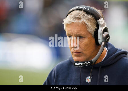 Dezember 5, 2010; Seattle, WA, USA; Seattle seahawks Head Coach pete Carroll an der Seitenlinie während des zweiten Viertel gegen die Carolina Panthers in der Qwest Field. Stockfoto