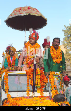 König führt dussehra Festival Prozession, Jagdalpur, Bastar, Chhattisgarh, Indien, Asien Stockfoto