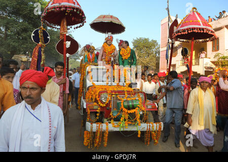 König führt dussehra Festival Prozession, Jagdalpur, Bastar, Chhattisgarh, Indien, Asien Stockfoto