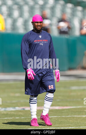 2. Oktober 2011; Oakland, Kalifornien, USA; New England Patriots Runningback Stevan Ridley (22) erwärmt sich vor dem Spiel gegen die Oakland Raiders O.co Coliseum. New England besiegt Oakland 31-19. Stockfoto