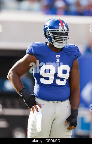 Oktober 2011; East Rutherford, NJ, USA; New York Giants Defensive Tackle Chris Canty (99) vor einem Spiel gegen die Buffalo Bills während des vierten Viertels im MetLife Stadium. New York besiegte Buffalo mit 27:24. Stockfoto