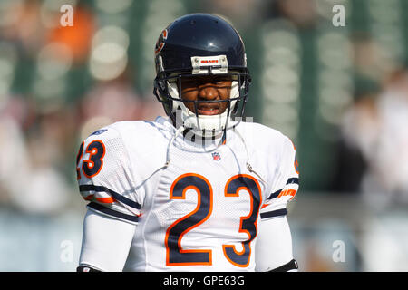 27. November 2011; Oakland, Kalifornien, USA; Chicago Bears Wide Receiver Devin Hester (23) erwärmt sich vor dem Spiel gegen die Oakland Raiders O.co Coliseum. Stockfoto