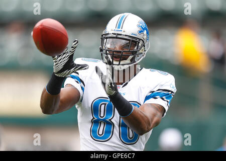 18. Dezember 2011; Oakland, Kalifornien, USA; Detroit Lions Wide Receiver Maurice Stovall (80) erwärmt sich vor dem Spiel gegen die Oakland Raiders O.co Coliseum. Stockfoto