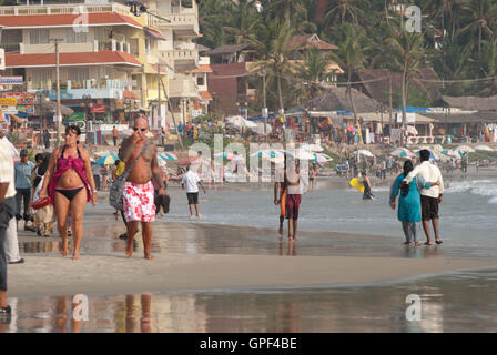 Ein Spaziergang entlang am Lighthouse Beach, Kerala, Indien. Stockfoto