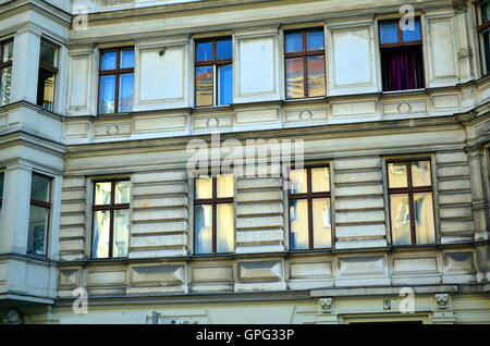 Fassade des Wohnhauses mit Windows in berlin Stockfoto