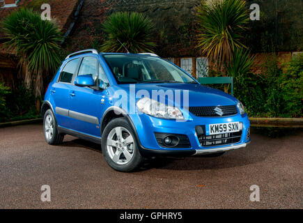 2009 Suzuki SX4 Kompakt-SUV 4 x 4 Stockfoto