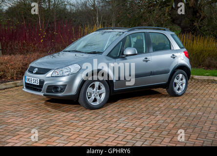 2009 Suzuki SX4 Kompakt-SUV 4 x 4 Stockfoto