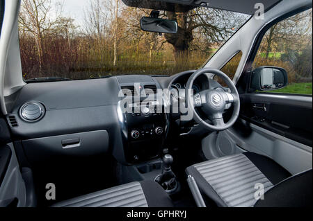 2009 Suzuki SX4 kompakt 4 x 4 SUV Interieur Stockfoto