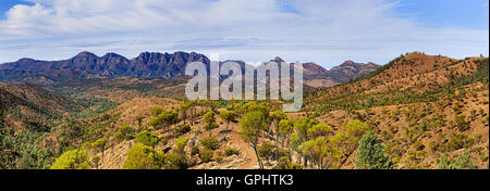 Wiplena Pfund Gebirgsbildung im Flinders Ranges National Park South Australia von Razorback Lookout entlang Wilpena Stockfoto