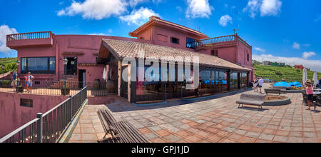 Weinprobe auf dem Weingut Bodegas Monje. Besuchen Sie eines der renommiertesten Weingüter in Teneriffa Stockfoto