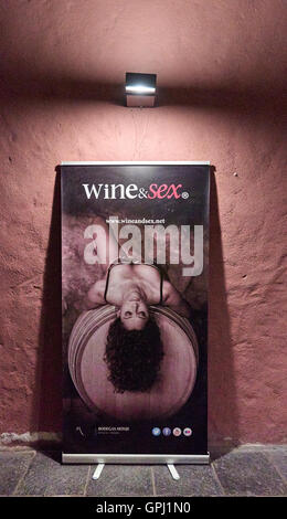 Weinprobe auf dem Weingut Bodegas Monje. Besuchen Sie eines der renommiertesten Weingüter in Teneriffa Stockfoto