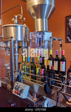 Weinprobe auf dem Weingut Bodegas Monje. Besuchen Sie eines der renommiertesten Weingüter in Teneriffa Stockfoto