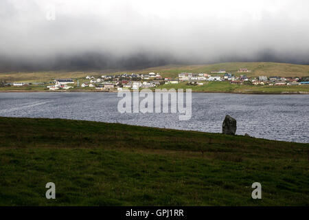 Stadt von Brae am Main bekleidet Shetland-Inseln im schweren Nebel Stockfoto