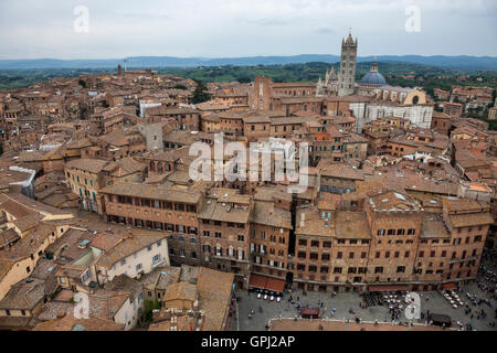 Luftbild vom Torre del Mangia in Siena Altstadt Stockfoto