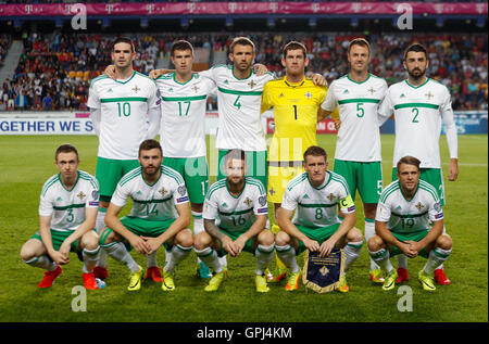 Nordirland-Team Gruppe (von links nach rechts, obere Reihe) Kyle Lafferty, Paddy McNair, Gareth McAuley, Torhüter Michael McGovern, Jonny Evans, Conor McLaughlin (Row) Shane Ferguson, Stuart Dallas, Oliver Norwood, Steven Davis und Jamie Ward während der 2018 FIFA World Cup Qualifikation in der Generali Arena, Prag nicht mithalten. Stockfoto