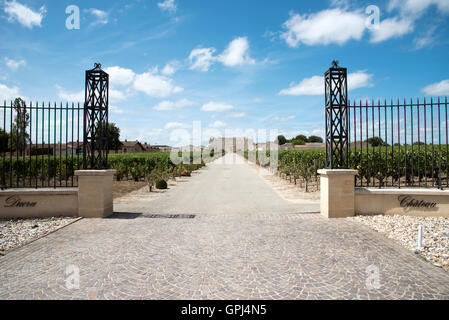 Saint Julien Bordeaux Frankreich. Château Branaire Ducru und Reben in Saint Julien befindet sich entlang der Weinstraße des Medoc Stockfoto