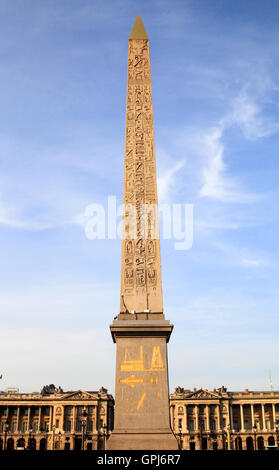 Luxor Obelisk in der Mitte des Place De La Concorde, Paris, Frankreich, Europa Stockfoto