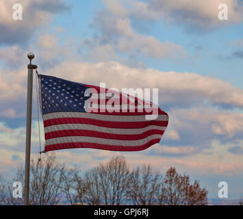 Amerikanische Flagge winken stolz über das Shenandoah-Tal in Virginia Stockfoto