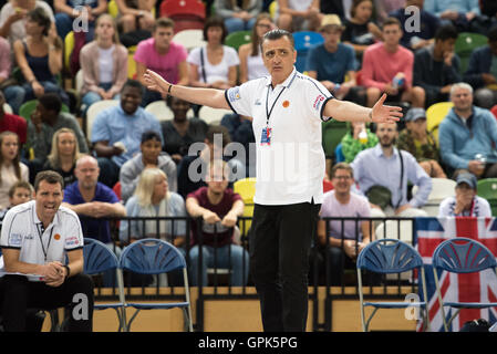 London, UK, 4. September 2016. GB Männer Vs EJR Mazedonien. Mazedoniens Dragon Raca Regie von der Seitenlinie Credit: Pmgimaging/Alamy Live-Nachrichten Stockfoto