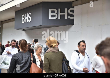 Oxford Street, London, UK. 4. September 2016. Polnische Modekette reserviert!  den BHS-Flagship-Store auf der Oxford Street gekauft Stockfoto