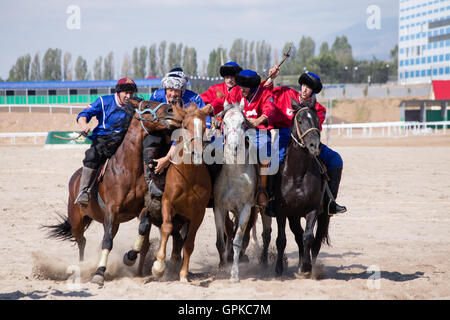 USA gegen Russland in Kok Boru an den 2016 Welt Nomad Spiele in Kirgisistan. Credit: Stephen Lioy/Alamy leben Nachrichten Stockfoto