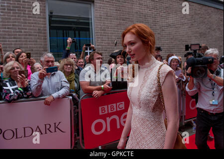 St Austell, Cornwall, Großbritannien. September 2016. POLDARK SERIE 2 PREMIER. Aidan Turner und Eleanor Tomlinson bei der Premiere der Hitserie von BBC ONE of Poldark im White River Cinema, St Austell, Cornwall, 4. September 2016. Kredit: MPAK/Alamy Live Nachrichten Stockfoto