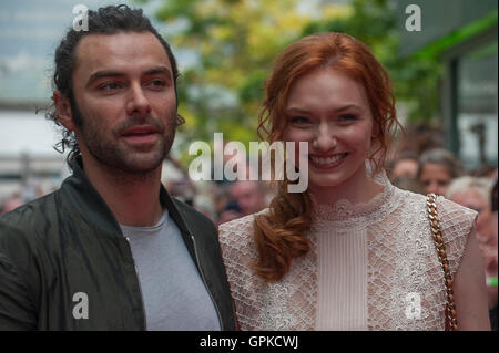 St Austell, Cornwall, Großbritannien. September 2016. POLDARK SERIE 2 PREMIER. Aidan Turner und Eleanor Tomlinson bei der Premiere der Hitserie von BBC ONE of Poldark im White River Cinema, St Austell, Cornwall, 4. September 2016. Kredit: MPAK/Alamy Live Nachrichten Stockfoto