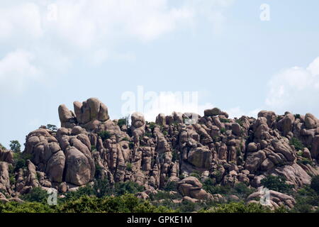 Lawton, Oklahoma, USA. 8. Sep, 2016. Die Felsformationen in der Charon Wildnis sind sind ein Liebling für Bergsteiger und Wanderer. Gegründet 1901, Wichita Mountains Wildlife Refuge, ist einer der mehr als 556 Schutzhütten in den Vereinigten Staaten verwaltet. Refugio 59.020 Hektar beherbergt ein seltenes Stück aus der Vergangenheit. Die Schutzhütte bietet Lebensraum für große native weidenden Tiere wie Bisons, Rocky Mountain Elche und Weißwedelhirsche. Texas Longhorn Rindern teilen auch Zuflucht Weideflächen als kulturelles und historisches Erbe Spezies. Wenn Präsident Teddy Roosevelt wollte th wieder einführen Stockfoto