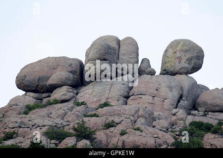 Lawton, Oklahoma, USA. 8. Sep, 2016. Die Felsformationen in der Charon Wildnis sind sind ein Liebling für Bergsteiger und Wanderer. Gegründet 1901, Wichita Mountains Wildlife Refuge, ist einer der mehr als 556 Schutzhütten in den Vereinigten Staaten verwaltet. Refugio 59.020 Hektar beherbergt ein seltenes Stück aus der Vergangenheit. Die Schutzhütte bietet Lebensraum für große native weidenden Tiere wie Bisons, Rocky Mountain Elche und Weißwedelhirsche. Texas Longhorn Rindern teilen auch Zuflucht Weideflächen als kulturelles und historisches Erbe Spezies. Wenn Präsident Teddy Roosevelt wollte th wieder einführen Stockfoto