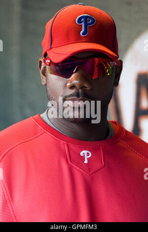 April 2010; San Francisco, CA, USA; Philadelphia Phillies erster Baseman Ryan Howard (6) vor dem Spiel gegen die San Francisco Giants im AT&T Park. San Francisco besiegte Philadelphia mit 6:2. Stockfoto