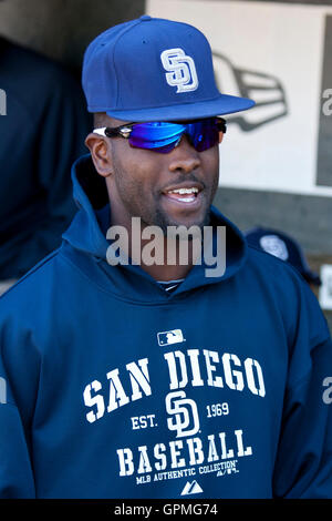 Mai 2010; San Francisco, CA, USA; San Diego Padres Center Fielder Tony Gwynn (18) vor dem Spiel gegen die San Francisco Giants im AT&T Park. San Diego besiegte San Francisco mit 3:2. Stockfoto