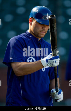 29. Juni 2010; San Francisco, CA, USA;  Los Angeles Dodgers Catcher Russell Martin (55) vor dem Spiel gegen die San Francisco Giants im AT&T Park. Stockfoto