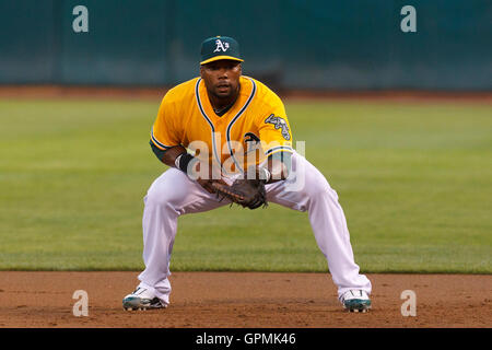 Am 15. August 2011; Oakland, Ca, USA; Oakland Athletics erste Basisspieler Brandon Allen (31) im Infield steht gegen die Baltimore Orioles im dritten Inning bei o.co Kolosseum. Baltimore besiegt Oakland 6-2. Stockfoto