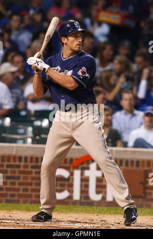 August 17, 2010; Chicago, IL, USA; San Diego Padres linken Feldspieler Chris denorfia (13) at bat gegen die Chicago Cubs im zweiten Inning bei Wrigley Field. San Diego besiegt Chicago 1-0. Stockfoto