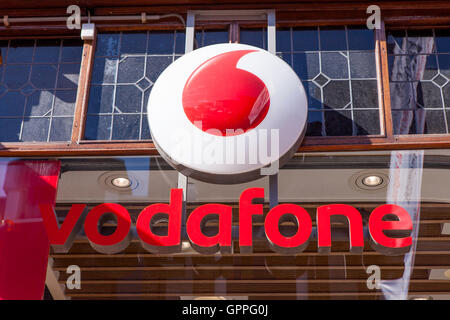 Vodafone Logo. Vodafone Group ist eine britische Telekommunikations-Unternehmen mit Hauptsitz in London und seinen Sitz in Stockfoto