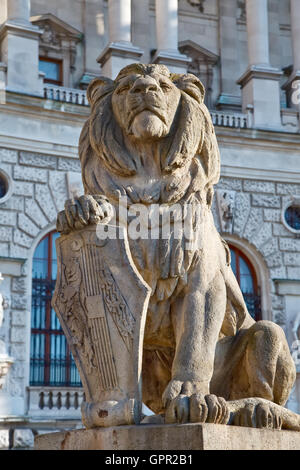 Löwenstatue in Wien Stockfoto