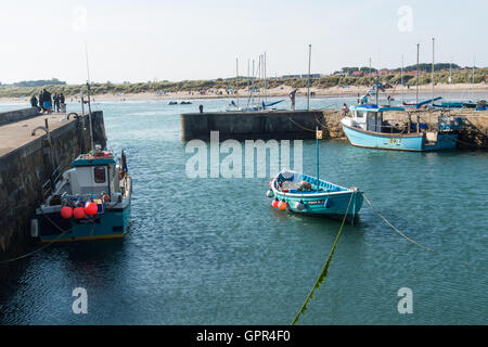 Beadnell Hafen, Northumberland, Blick in Richtung Beadnell Strand und die Bucht Stockfoto