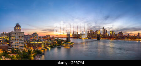 Skyline von New York City über den East River. Stockfoto