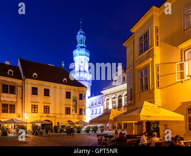 Altstadt, Fö ter, Feuerturm, Restaurant in Sopron (Ödenburg), Ungarn Stockfoto