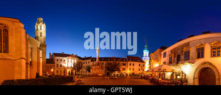 Altstadt, Fö ter, Ziege Kirche, Dreifaltigkeitssäule, Feuerturm, Restaurant in Sopron (Ödenburg), Ungarn Stockfoto