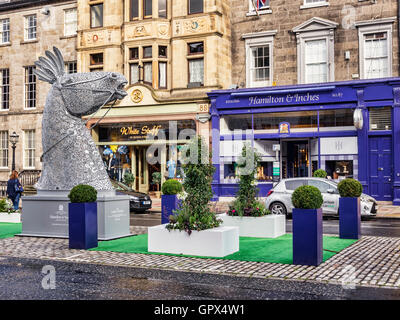 Der Turm von Andy Scott in der George Street, Edinburgh, Schottland, UK Stockfoto