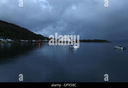 Calmac Fähre mv coruisk angedockt in Craignure im Morgengrauen Isle of Mull in Schottland september 2016 Stockfoto