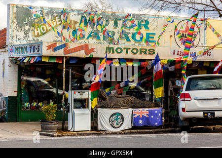 Altes Land Garage, stillgelegten Motor Garage rebirthed in einen Künstler Galerie Raum Stockfoto